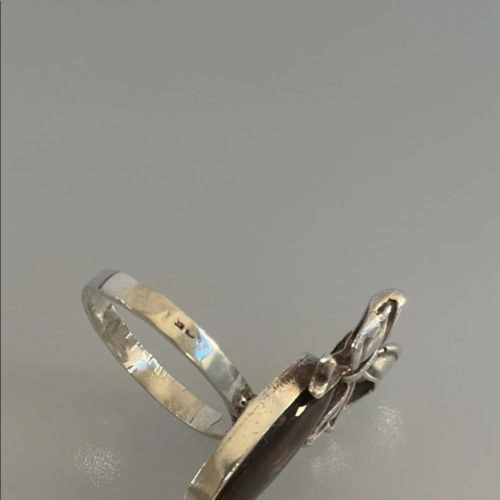 Elegant 925 Sterling Silver Bow Ring with Brown Gemstone